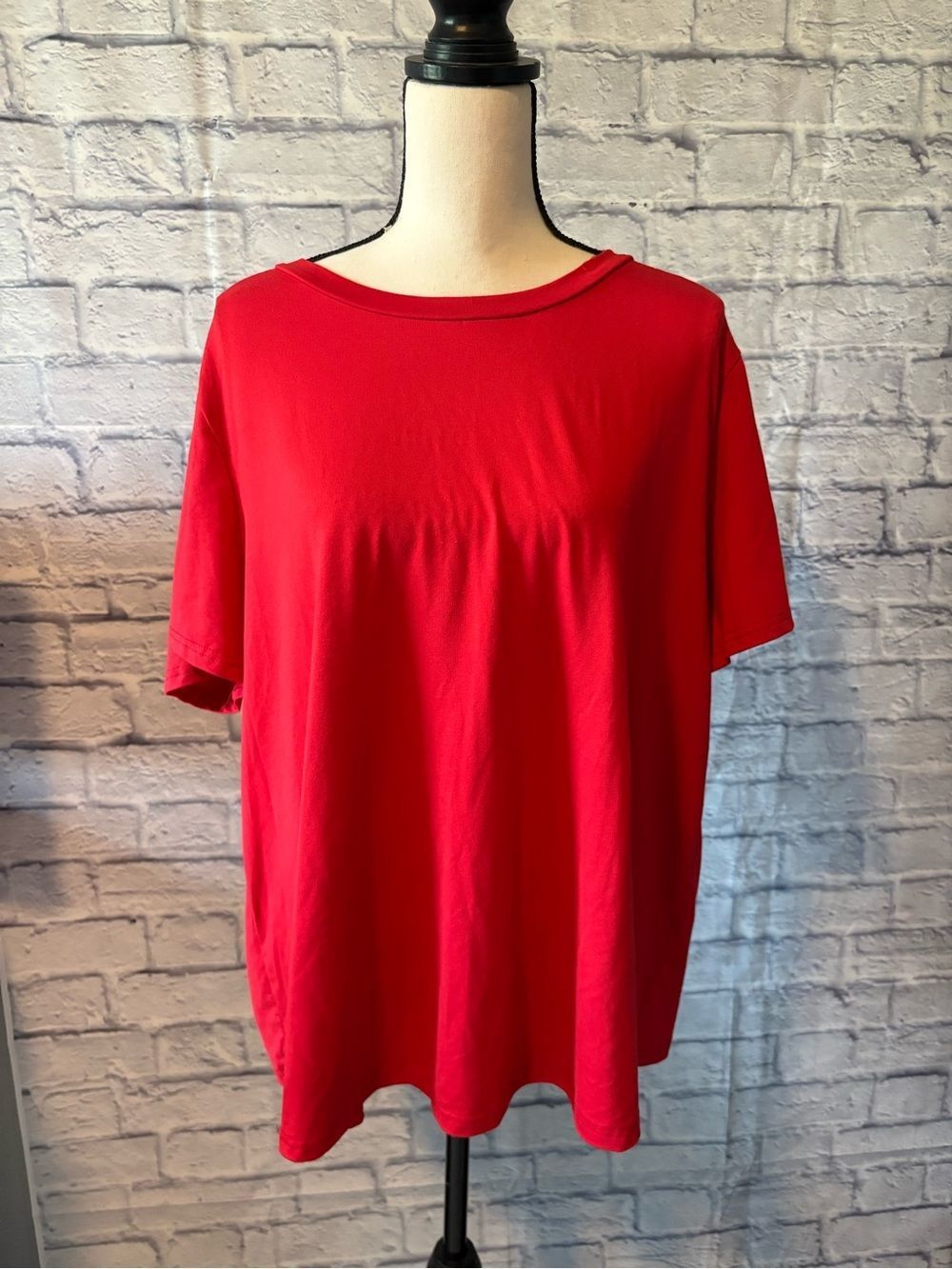 SHEIN Women's Bright Red Short Sleeve Tee